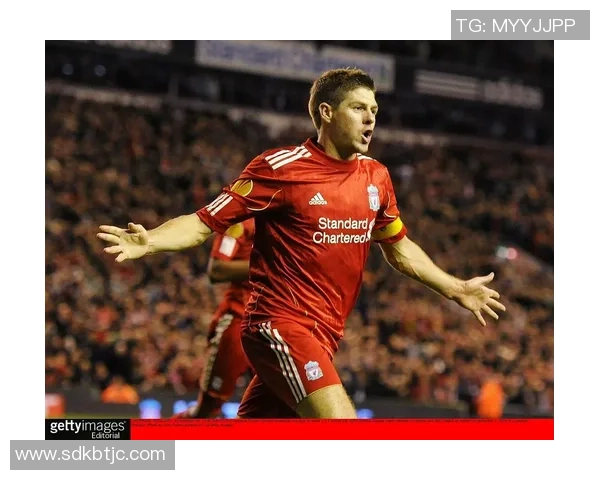 足坛吊球大师盘点：那些在比赛中精准吊射令人惊叹的球员